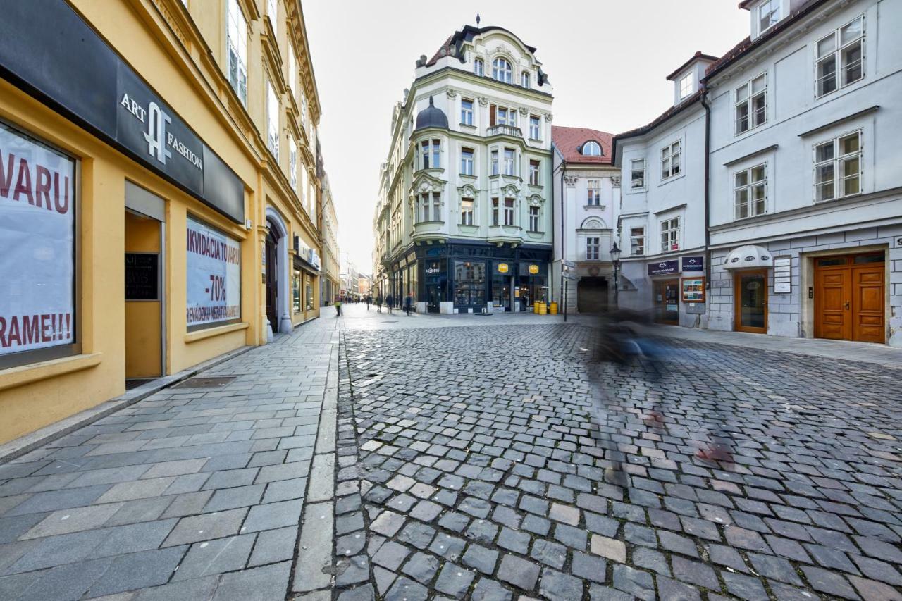 Ferienwohnung Pikachu'S Gallery - Historical Old Town Pressburg Exterior foto